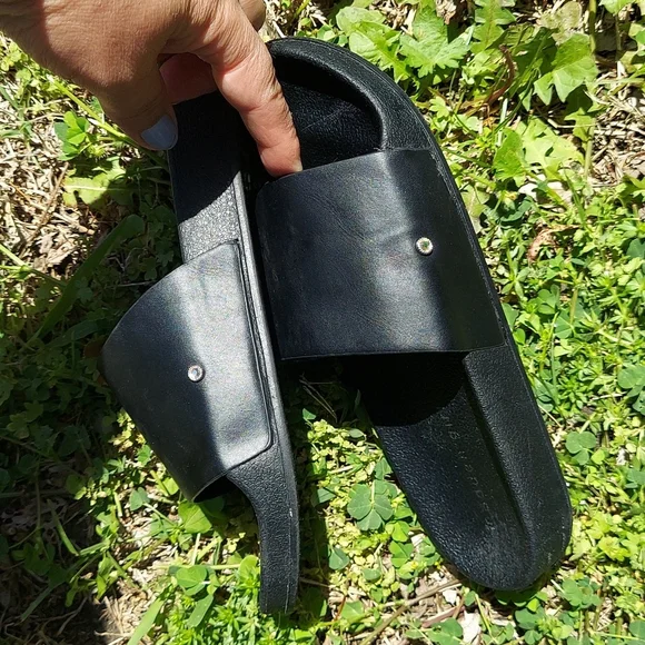 FINAL PRICE🔥Madden Girl sandals🩴black (7) - Picture 1 of 13